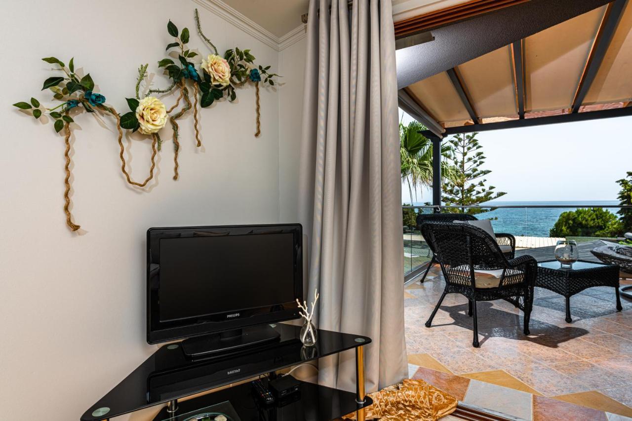 Tortuga Dafni Bay Diver's Paradise By 