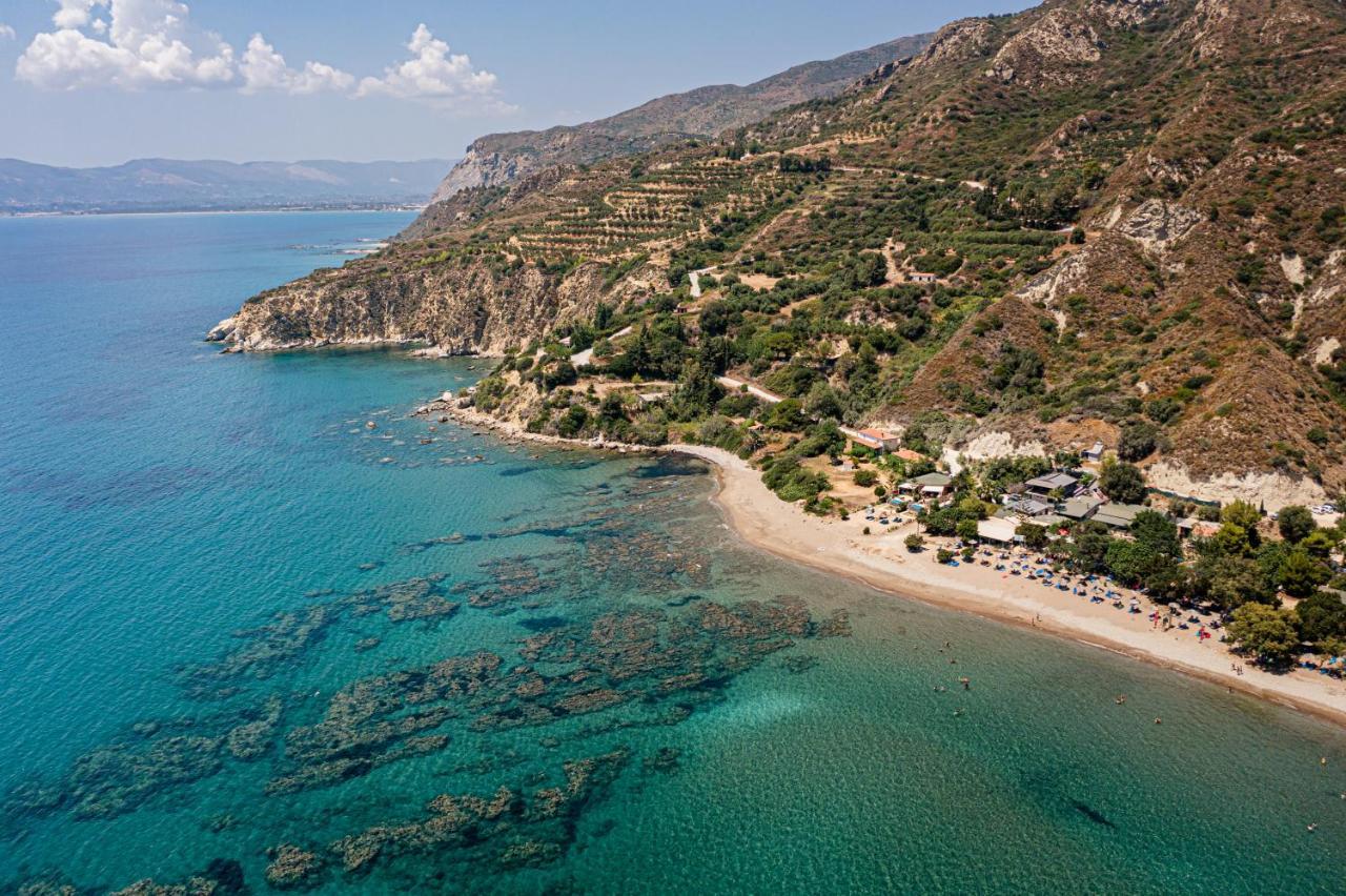 Tortuga Dafni Bay Diver's Paradise By 
